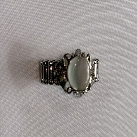 Silver Tone Stretch Ring With Light Colored Stone & 2 Rhinestones Women's OS - Picture 2 of 3